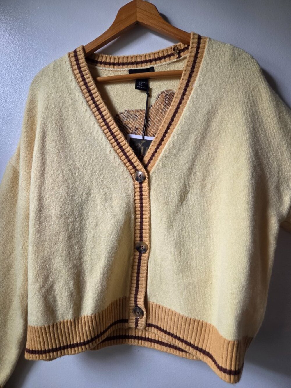 NWT SINCERELY JULES V NECK BUTTONED SOFT SWEATER HORSE PATTERNED BACK SIZE XL - Picture 5 of 15